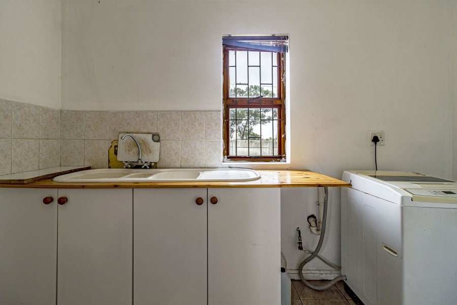 5 Bedroom Property for Sale in Bell Glen Western Cape